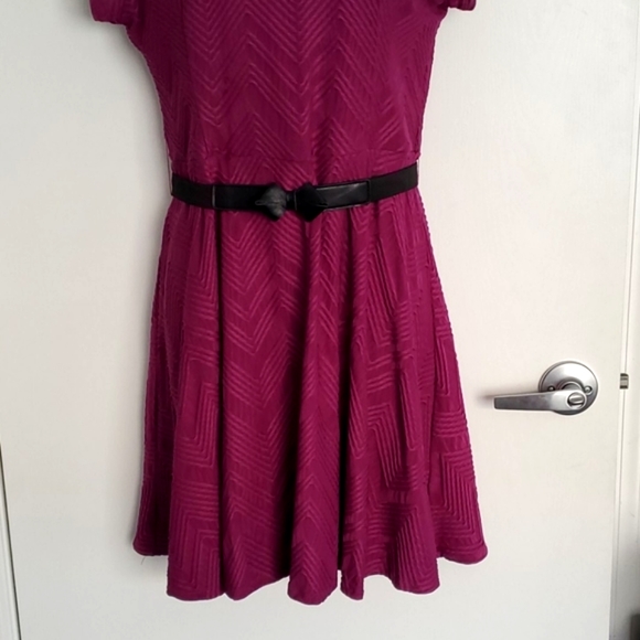 🌟Candie's Chevron Design Dress W/ Bow Belt - Picture 9 of 10